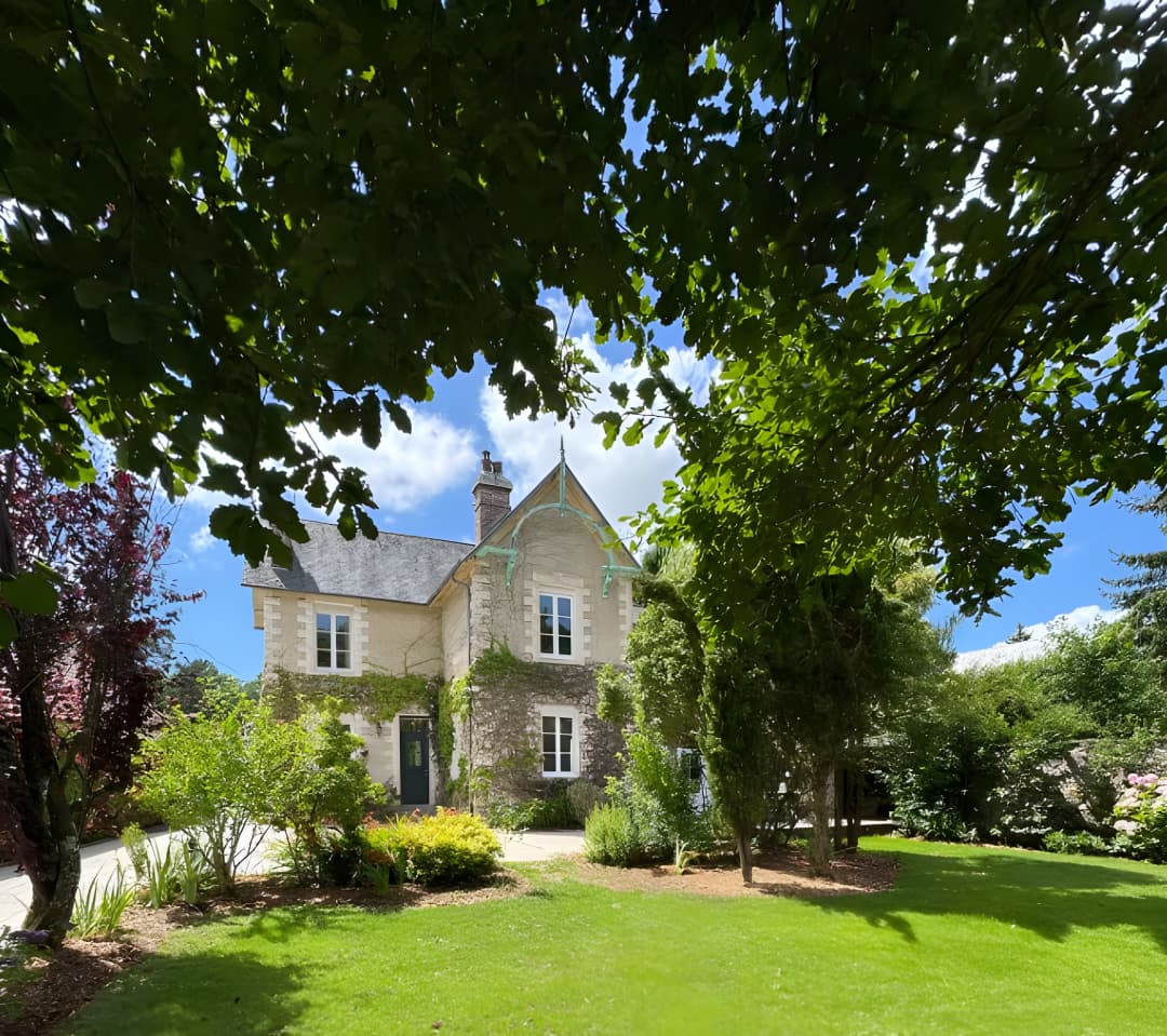 Vue extérieure du gîte de la vigne de Pamela à Bagnoles de l'Orne